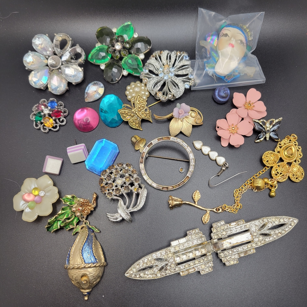 Vintage Costume Jewelry Lot — Brooches, Rhinestones & Mixed Pieces for Harvest